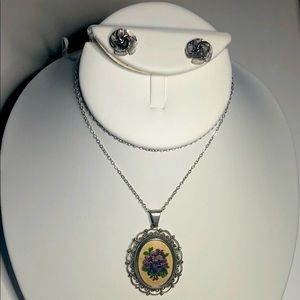 AJC sterling Co vintage crochet pendant necklace& matching silver rose earrings
